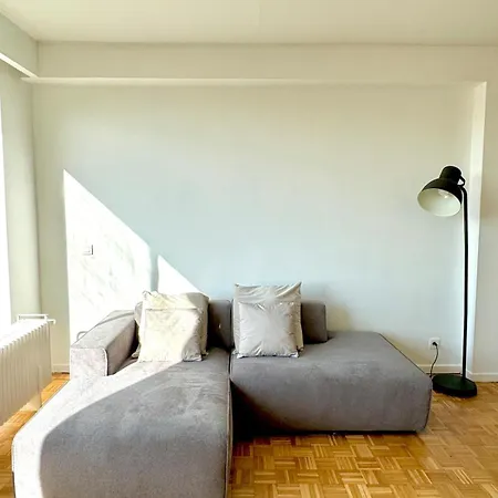 Charming Light-filled Near Station Apartment Antwerp